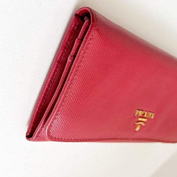 PRADA 🌟Saffiano Leather Wallet - Picture 4 of 16